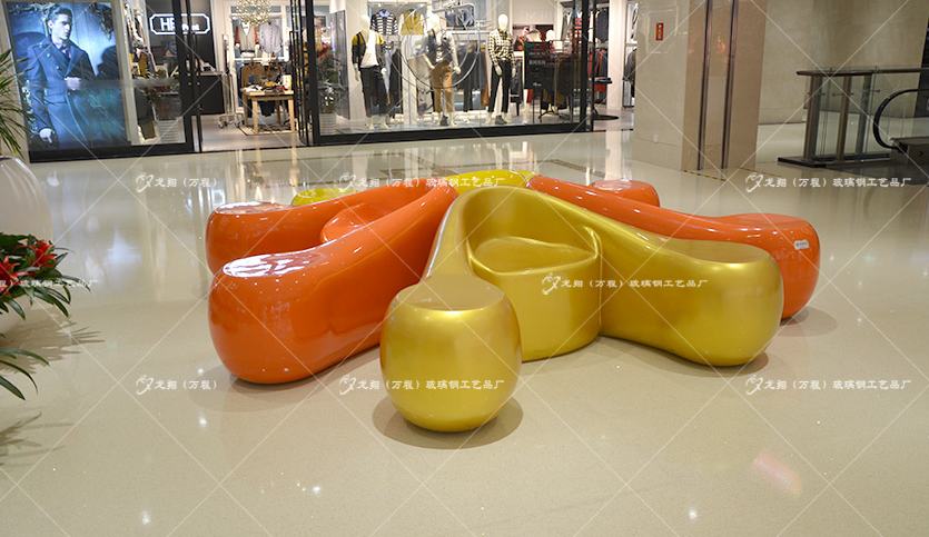 玻璃鋼雕塑有哪些材料制作而成？